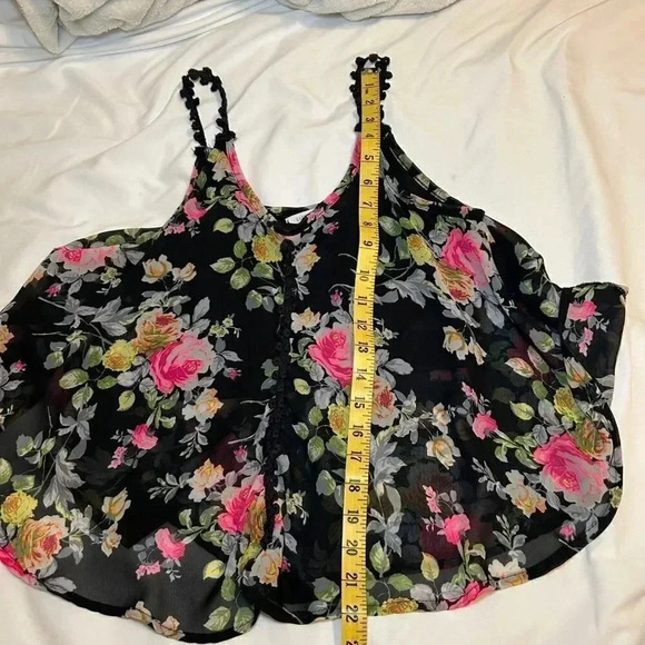 Lust N Must Flowy Top OS - Picture 10 of 10